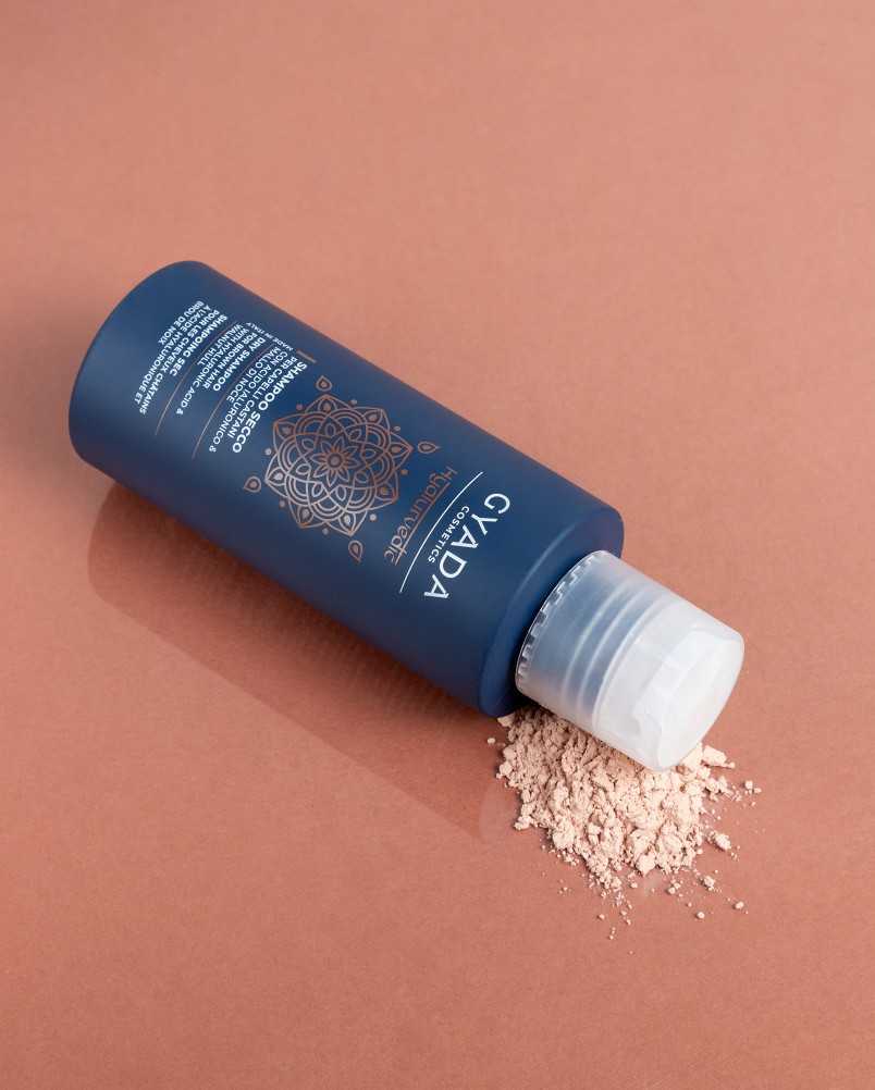 Shampoo secco capelli castani