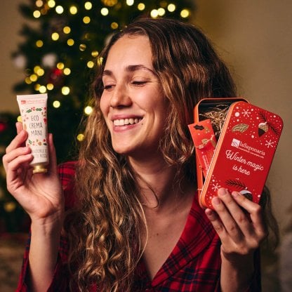 Scrigno - Crema Mani Mandorle e frutti rossi + Limetta unghie Festa